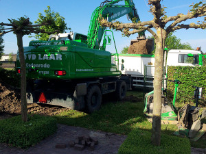 Maarheeze tuin grondwerk en straatwerk incl. bomen verplaatsen